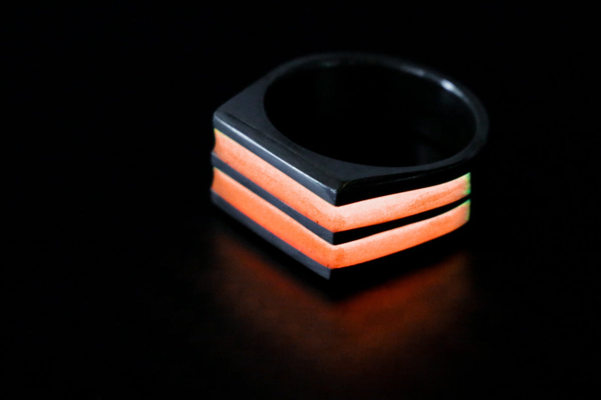 2 Band Super Lume Signet — Silver — handcrafted ring detail view 4