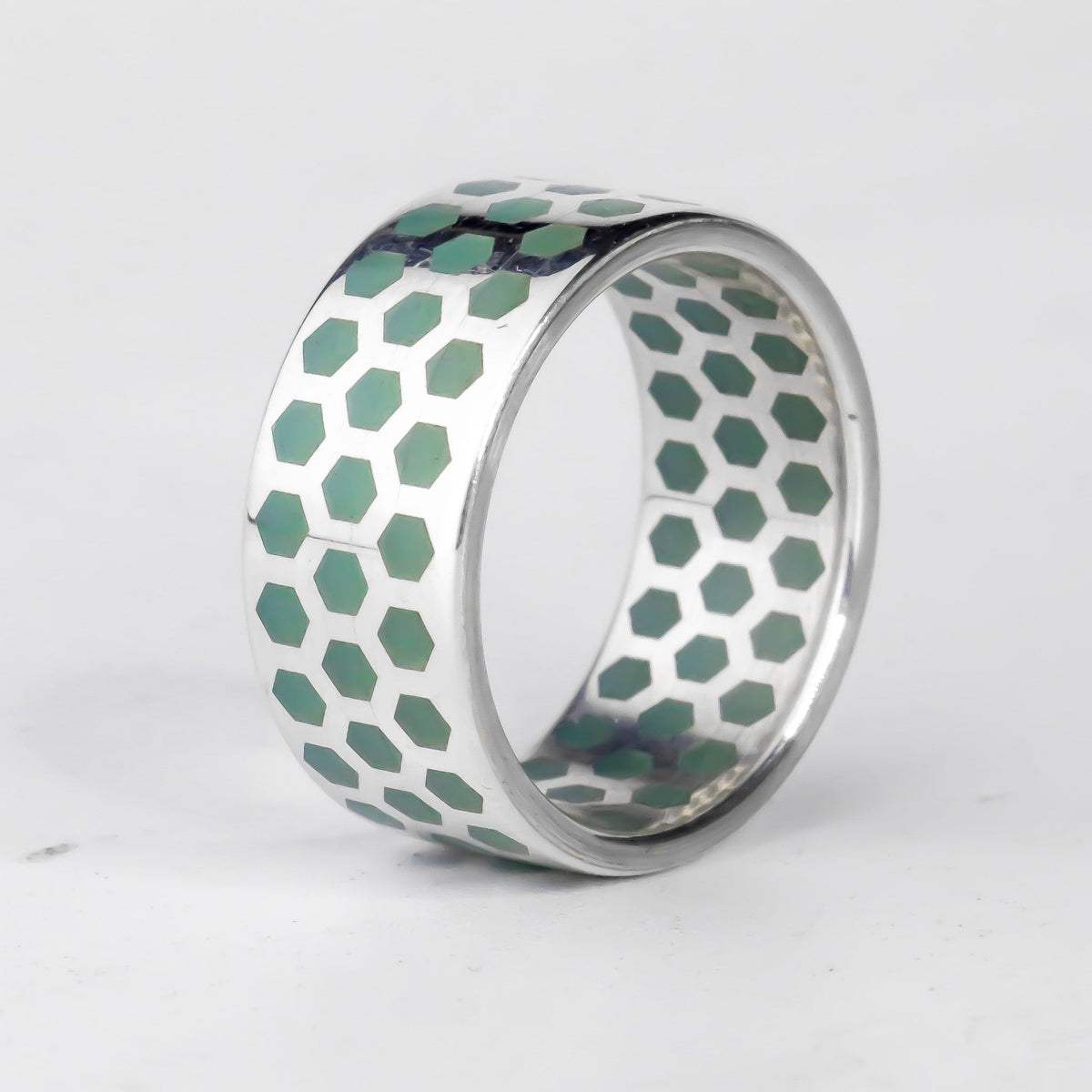 Luminex G-Metal Silver Glow Ring — handcrafted ring detail view 3