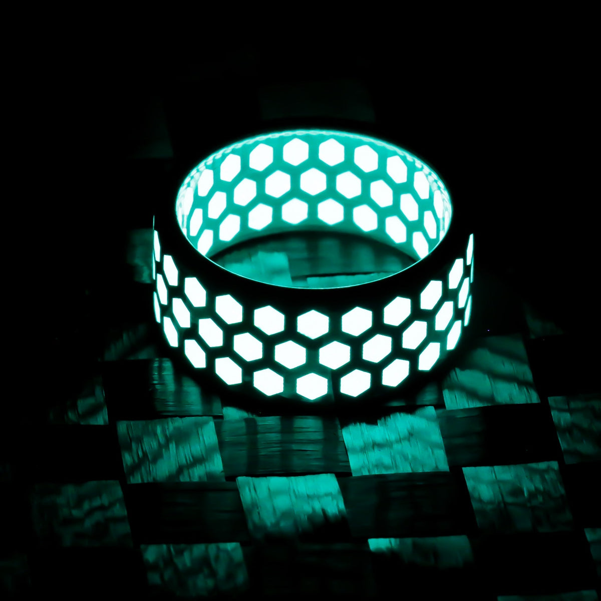 Luminex G-Metal Silver Glow Ring — handcrafted ring detail view 10