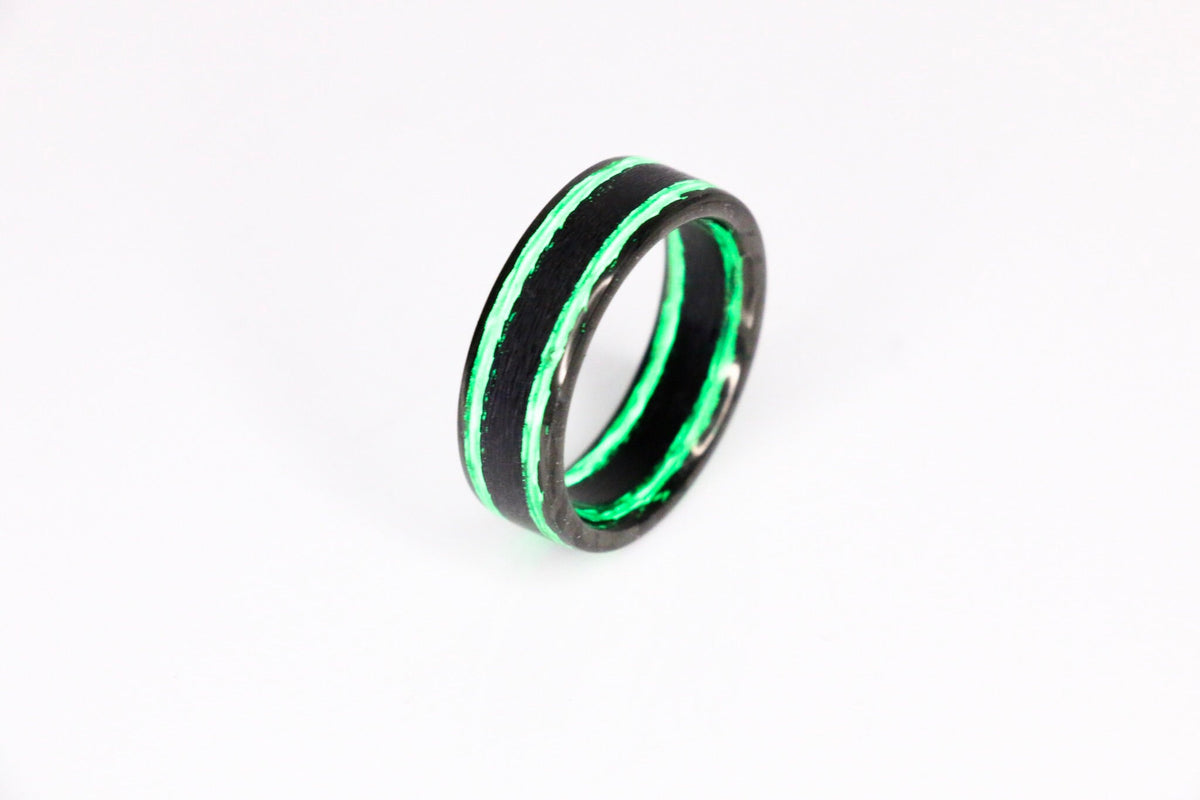 Joker Metallic Carbon Fiber Glow Ring — handcrafted ring detail view 4